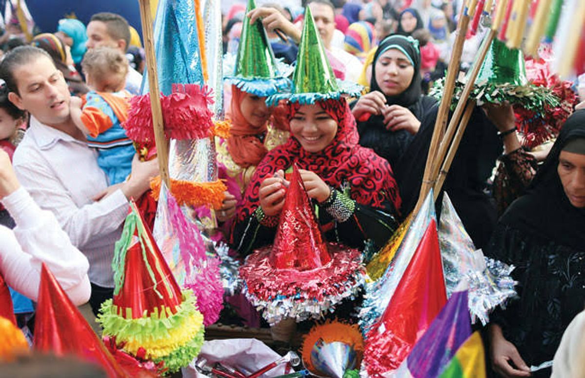 الجاوي والمنسف والمطبك.. عادات مبهجة لملايين المسلمين في ليلة العيد